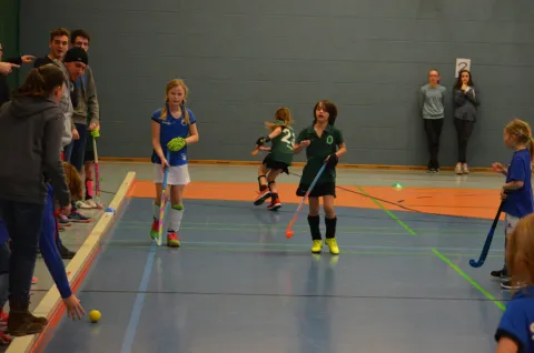 Groß gegen Klein Groß gegen Klein