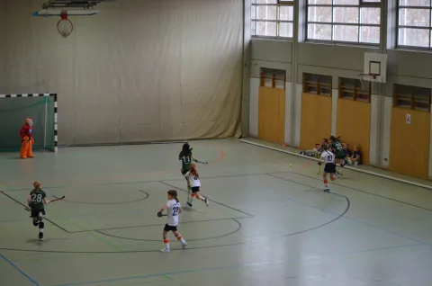 Alle drei Stürmerinnen des Erfurter HC einen Schritt voraus Alle drei Stürmerinnen des Erfurter HC einen Schritt voraus