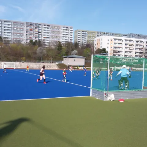 Auch das Pfeifen muss gelernt werden: 20 neue Schiedsrichter für Erfurt! Auch das Pfeifen muss gelernt werden: 20 neue Schiedsrichter für Erfurt!