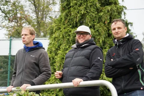 Der Trainer und die Betreuer Der Trainer und die Betreuer