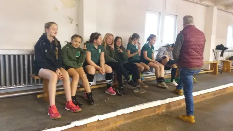 (5) Teambesprechnung (5) Teambesprechnung