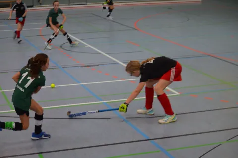 Im Spiel gegen Weimar ging es zack zack - schnelles präzises Hockey - und im nächsten Augenblick sind drei frei vor dem Gegnerischen Tor - rechts, links und in der Mitte