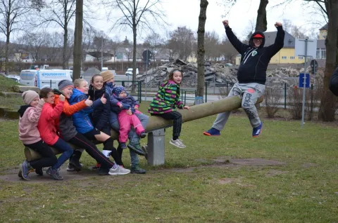 3.3.2019 - Freude neben dem Feld mit dem Team