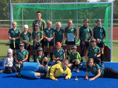 Mädchen B gewinnen Mitteldeutschen Pokal Mädchen B gewinnen Mitteldeutschen Pokal