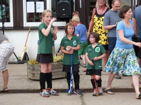 Unterstützung Mädchen EHC Unterstützung Mädchen EHC