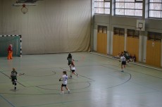 Alle drei Stürmerinnen des Erfurter HC einen Schritt voraus