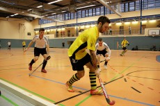 EHC Spieler greifen an