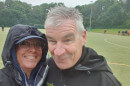 Betreuer/Trainer im Regen 1/3