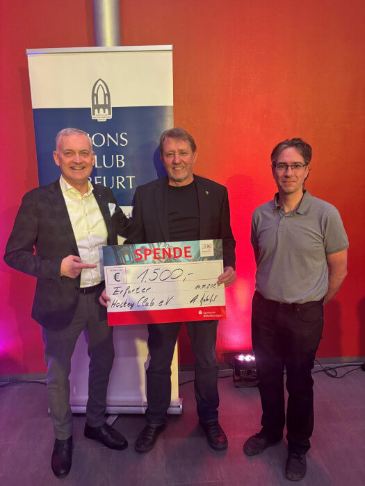 Übergabe des Spendenschecks