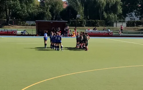 Nachdem die D- und C-Mädchen bereits am Samstag mit deutlichen Siegen die Messlatte hochgelegt hatten, kamen am Sonntag auch die B-Mädchen des EHC zum Einsatz.