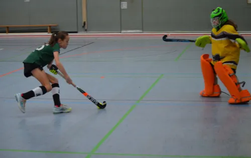 Penalty im Spiel gegen Weimar - da rauscht sie an Penalty im Spiel gegen Weimar - da rauscht sie an