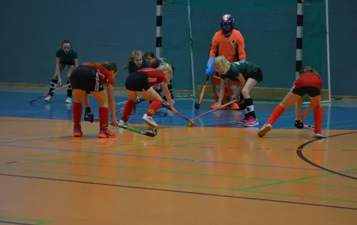 Solider Abwehrblock in der 2. Halbzeit im Spiel gegen den ESV Dreseden