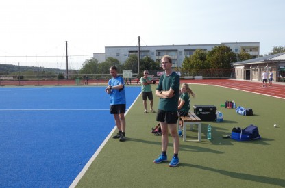 Die Trainer voll konzentriert