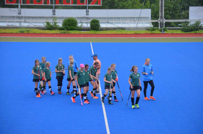 Zusammen stark - die weibliche U12 nach zwei Kantersiegen zum Saisonstart